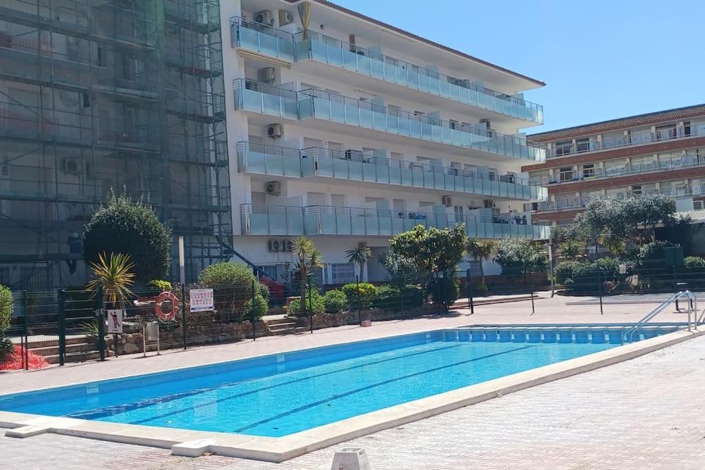 Alegre Apto Con Piscina, A 300M De La Playa. Blanes Bagian luar foto